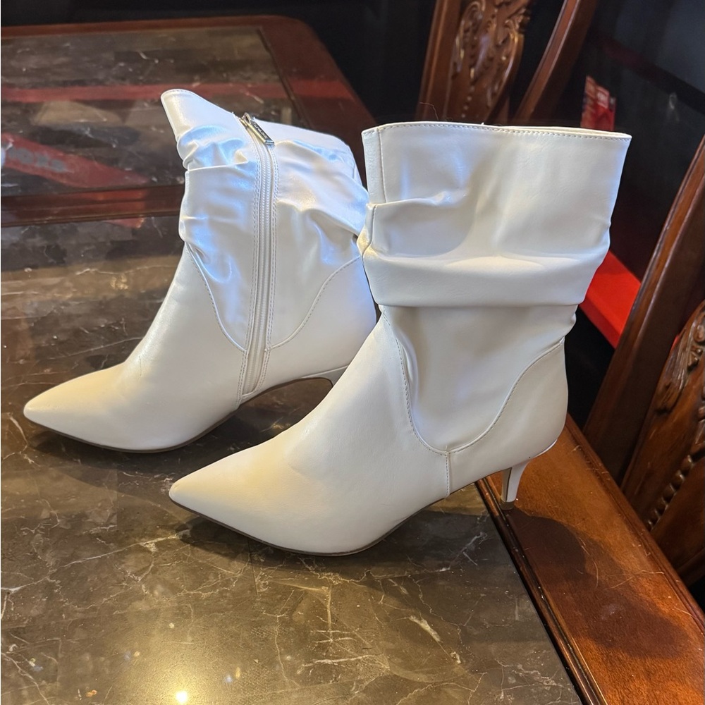 Elegant White Women's Boots